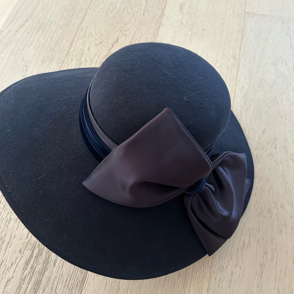 Elegant Navy Hat with Bow